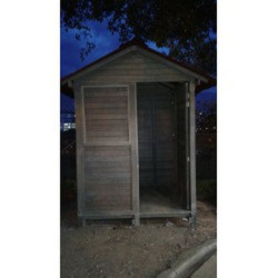 caseta en madera plastica
